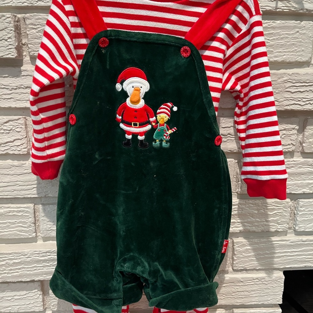 LeTop Festive Green and Red velvet Elf outfit.  2 pieces.